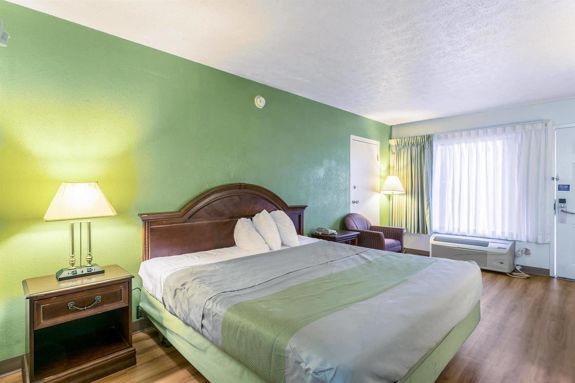 Americas Best Value Inn Edgewood, Md ภายนอก รูปภาพ