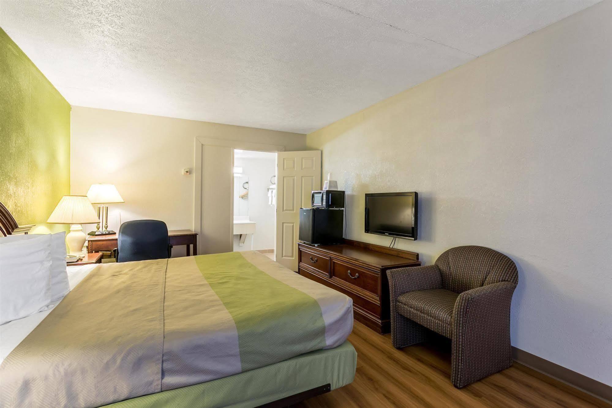 Americas Best Value Inn Edgewood, Md ภายนอก รูปภาพ